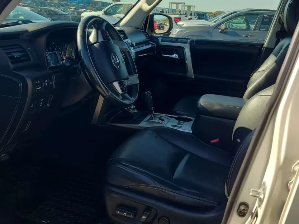 Toyota 4runner SR5 2016