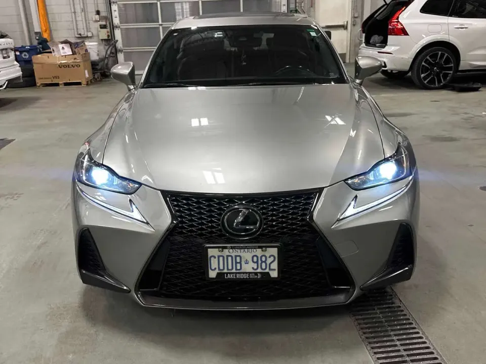 Lexus IS 300 4dr Sdn AWD 2017