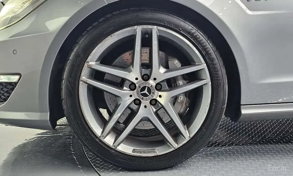 Mercedes-Benz CLS63 AMG 2012