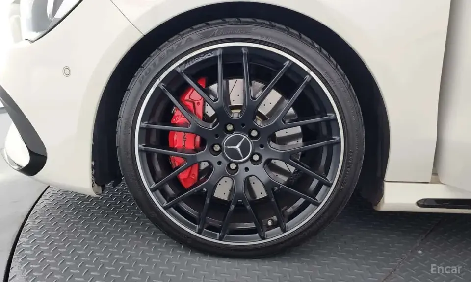 Mercedes-Benz CLA45 AMG 4MATIC 2017