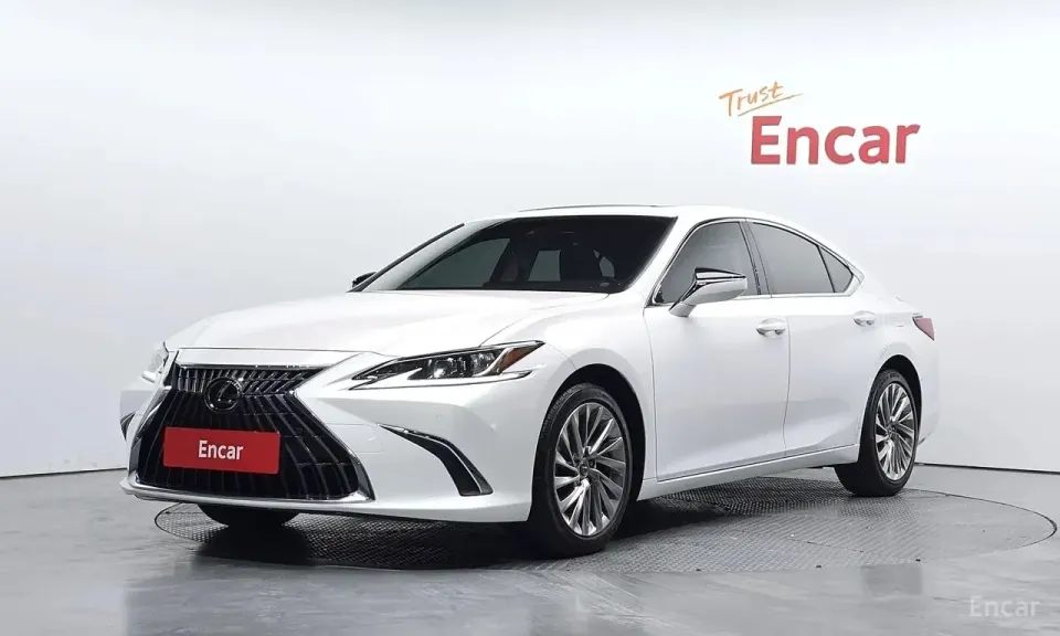 Lexus ES Luxury Plus 2022