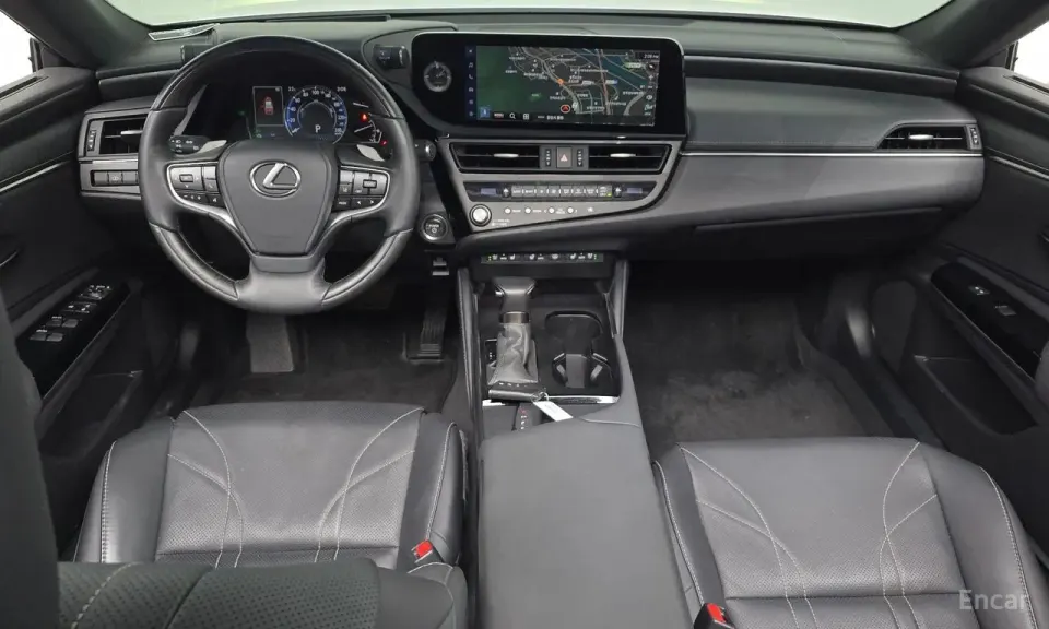 Lexus ES Luxury Plus 2022