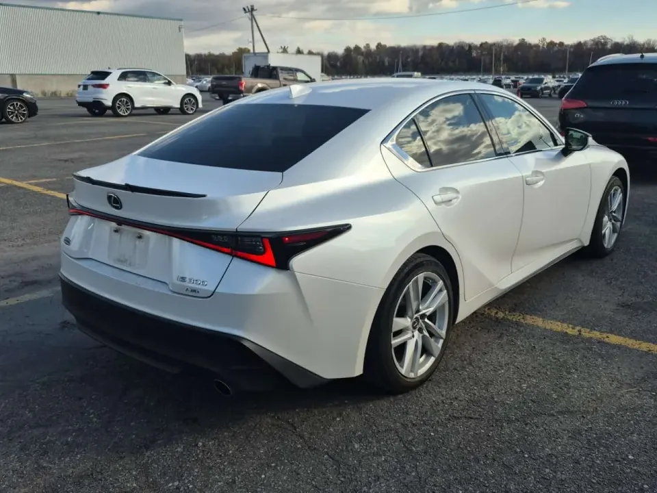 Lexus IS 300 2021