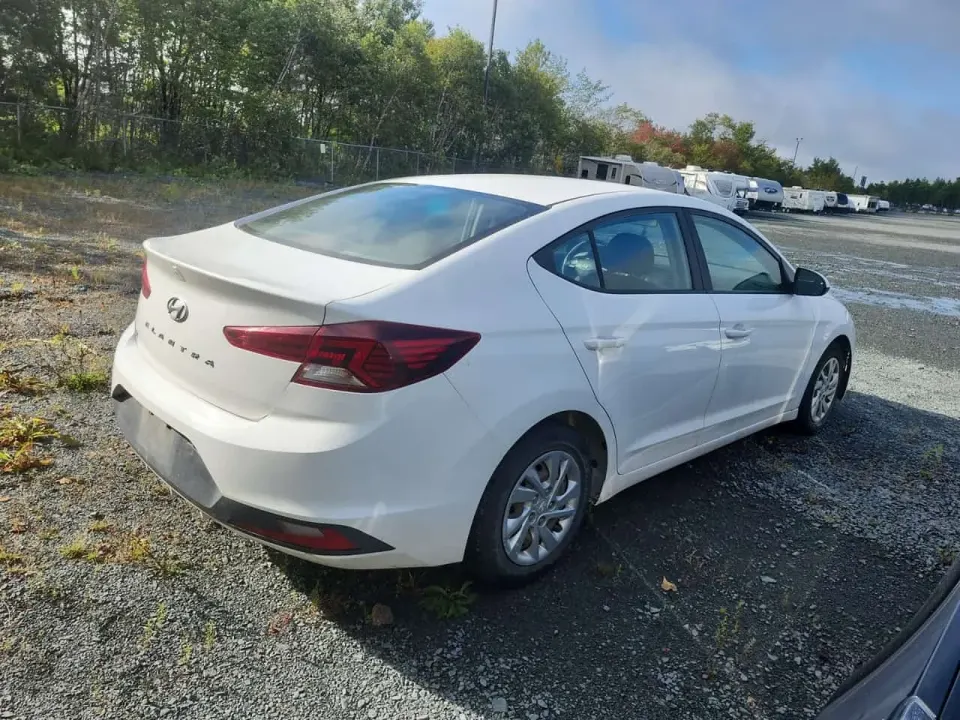Hyundai Elantra Manual Essential 2020