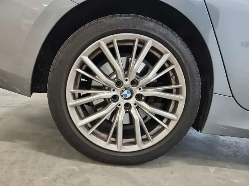 BMW 330i xDrive 2024