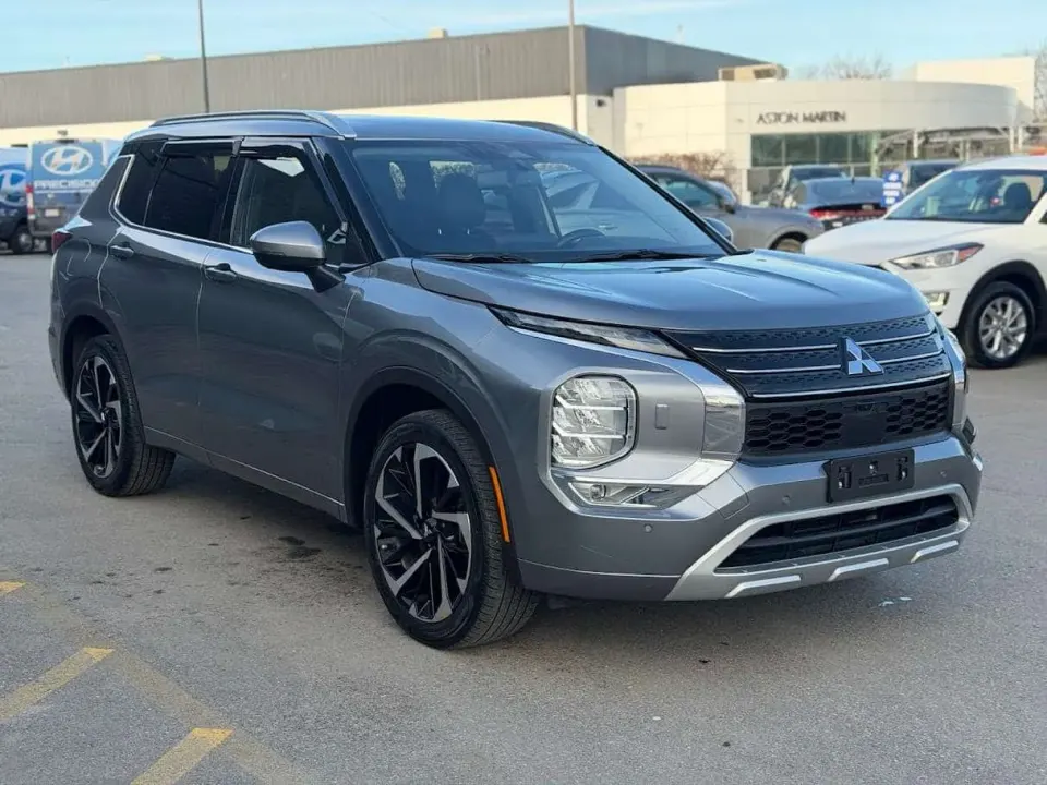 Mitsubishi Outlander 2.5 GT w/ PANO ROOF / BOSE SOUND / TOP MODEL 2024