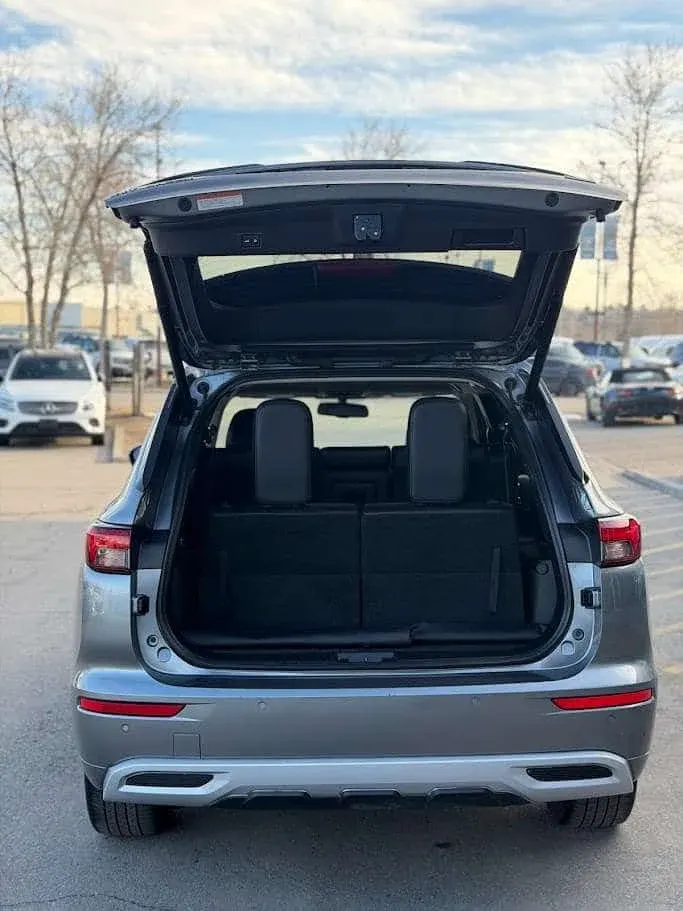 Mitsubishi Outlander 2.5 GT w/ PANO ROOF / BOSE SOUND / TOP MODEL 2024