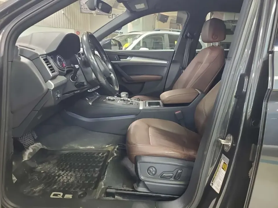 Audi Q5 KOMFORT 2018