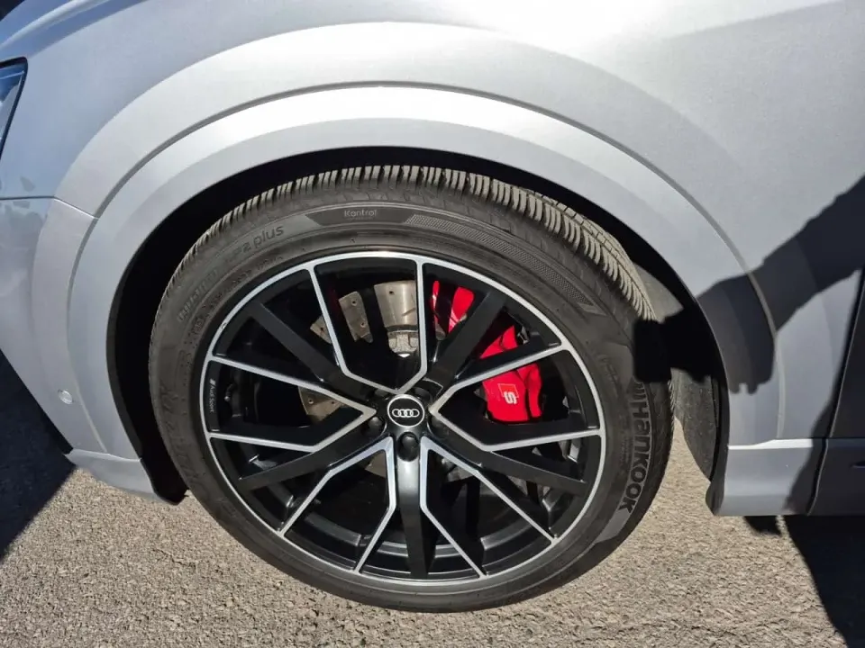 Audi SQ8 4.0 TFSI QUATTRO 2021