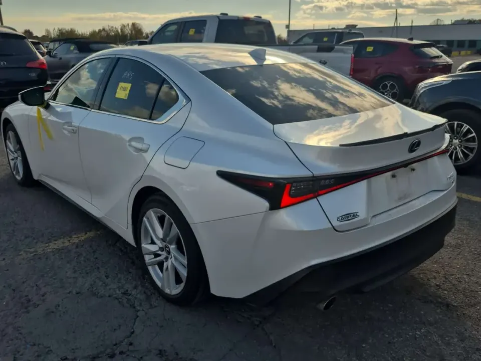 Lexus IS 300 2021