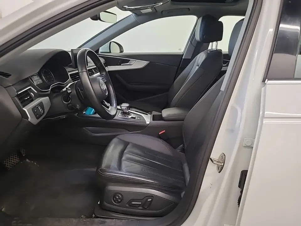 Audi A4 KOMFORT 2017