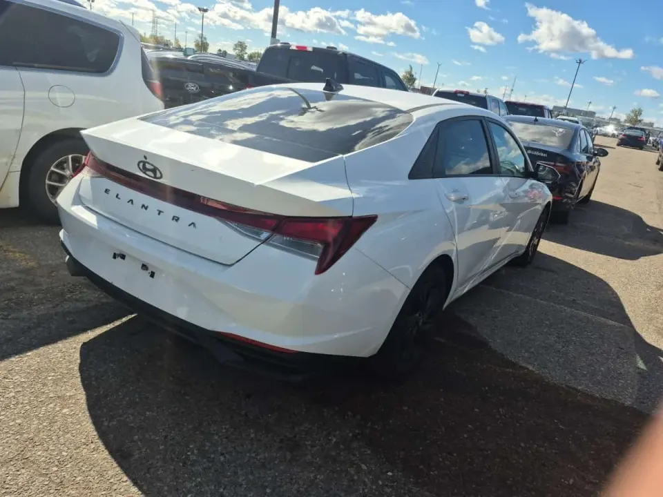 Hyundai Elantra Ivt W/sun & Tech Package Preferred 2021