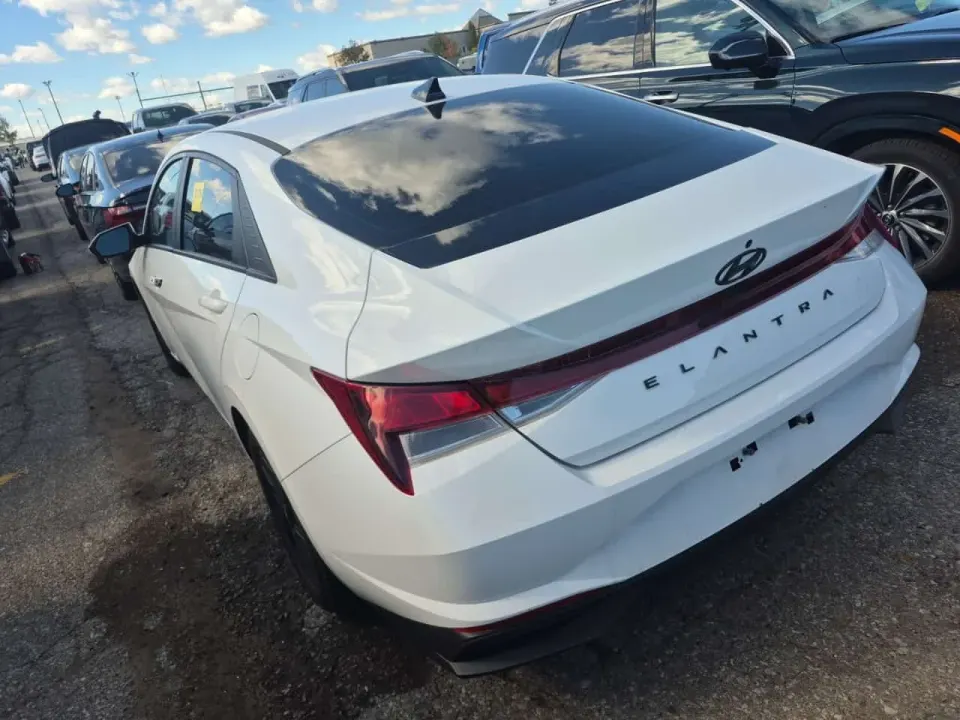 Hyundai Elantra Ivt W/sun & Tech Package Preferred 2021