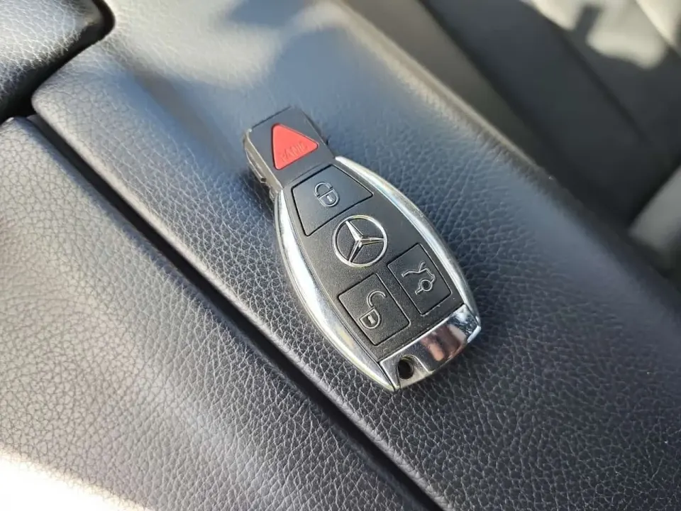 Mercedes-Benz 4dr Sdn 4matic E 300 2016