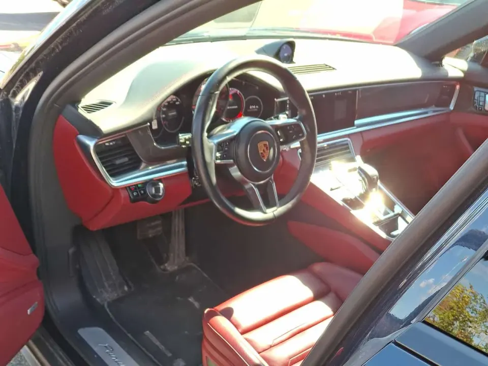 Porsche Panamera 4 AWD 2019