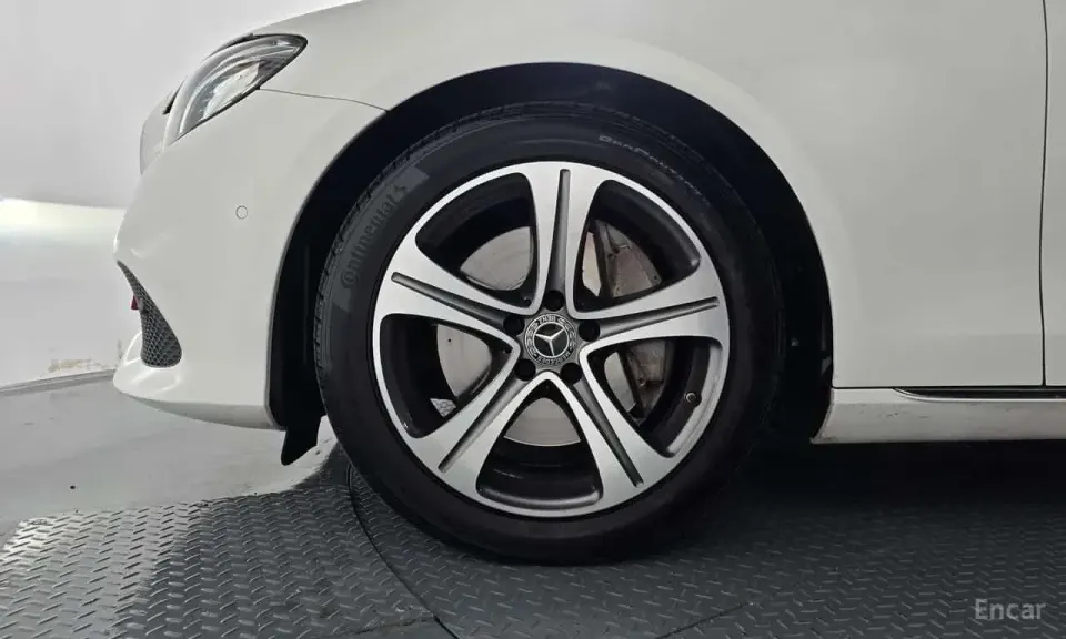 Mercedes-Benz E 300 E300 Avantgarde 2019