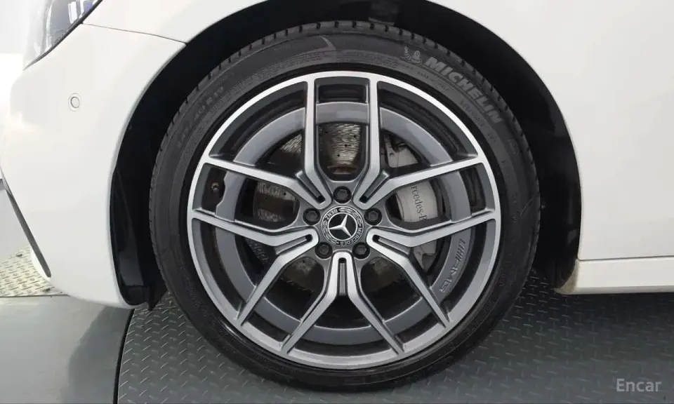 Mercedes-Benz E 220 E220d 4MATIC AMG Line 2020