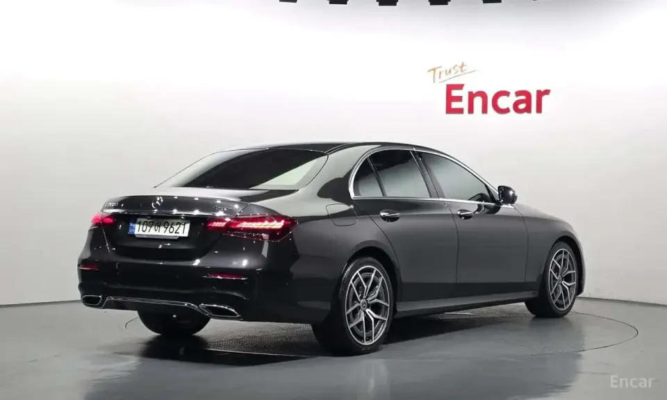 Mercedes-Benz E 220 E220d 4MATIC AMG Line 2021