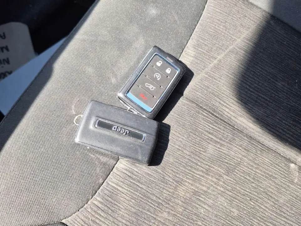 Jeep Grand cherokee LAREDO 2024