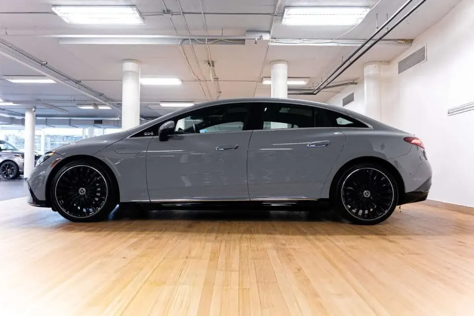 Mercedes-Benz EQE 350 ** PLUS DE 22,000$ EN OPTIONS ** AMG Line Exterior Package (Sport Package) * Exclusive Trim * MANUFAKTUR Alpine Grey (n 2023