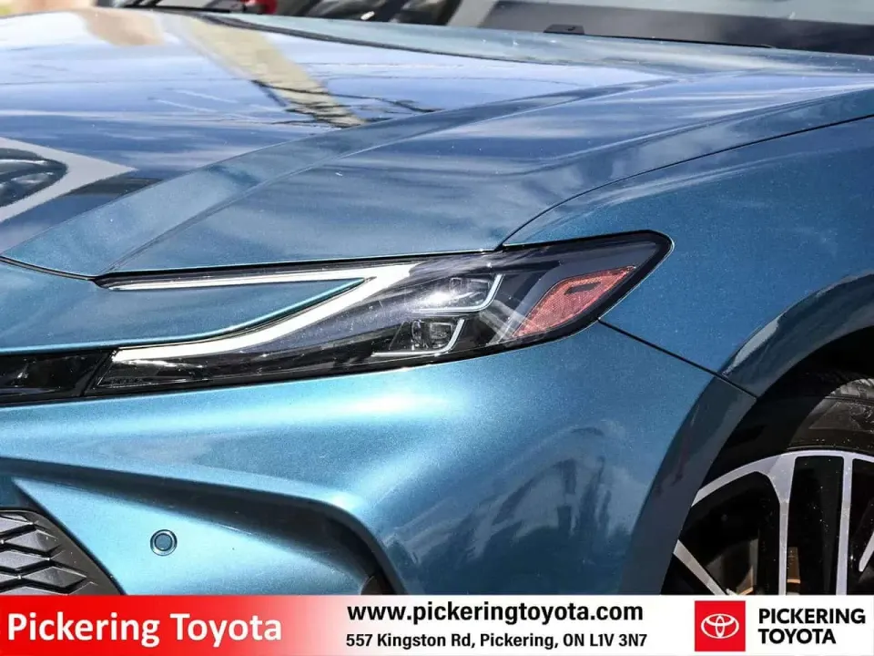 Toyota Camry 2.5 Hybrid XLE 2025