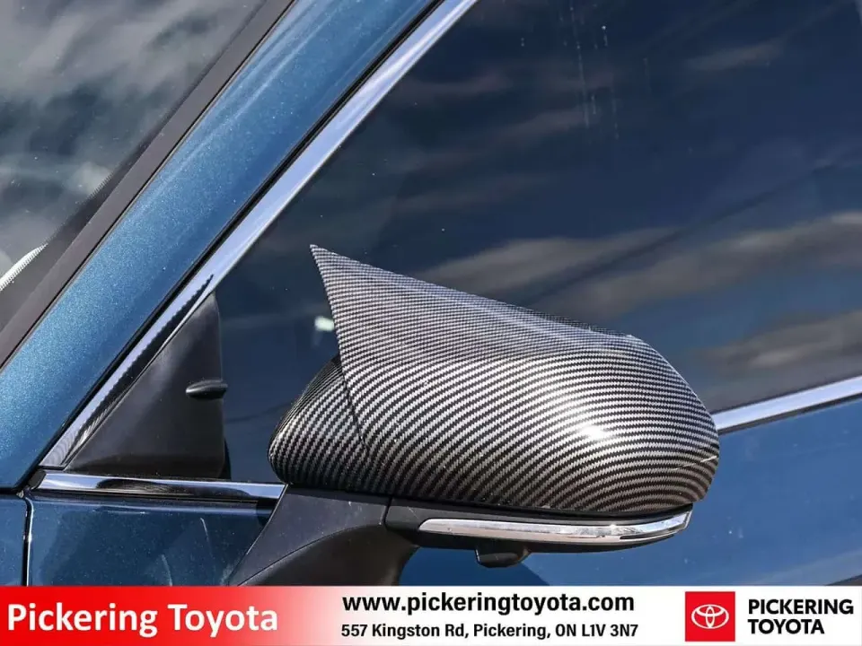 Toyota Camry 2.5 Hybrid XLE 2025