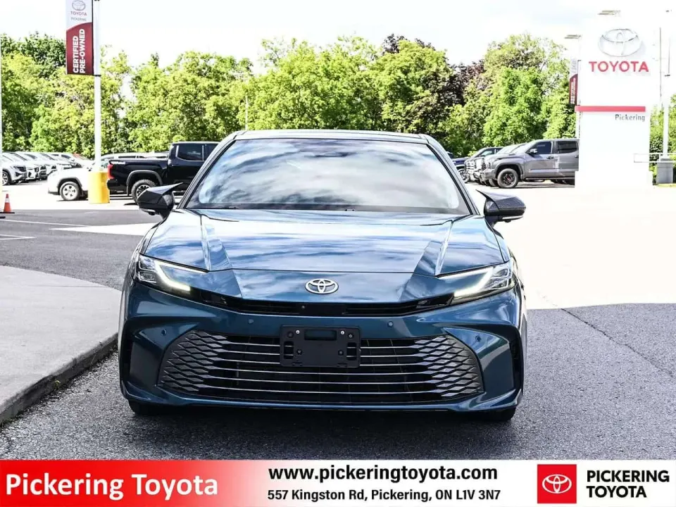 Toyota Camry 2.5 Hybrid XLE 2025