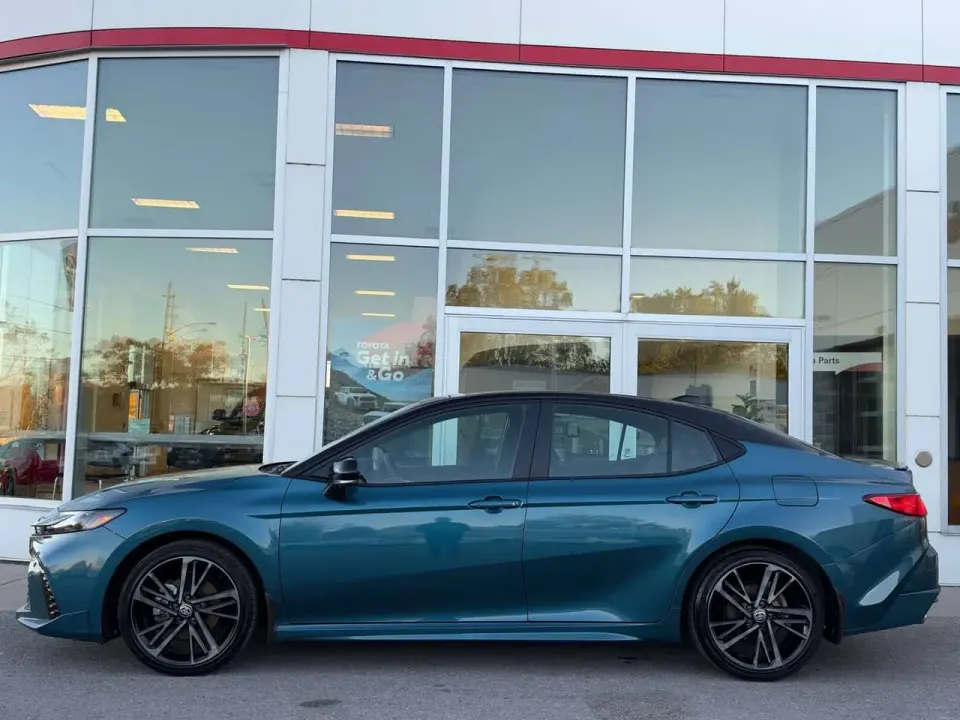 Toyota Camry 2.5 Hybrid XSE AWD! 2025