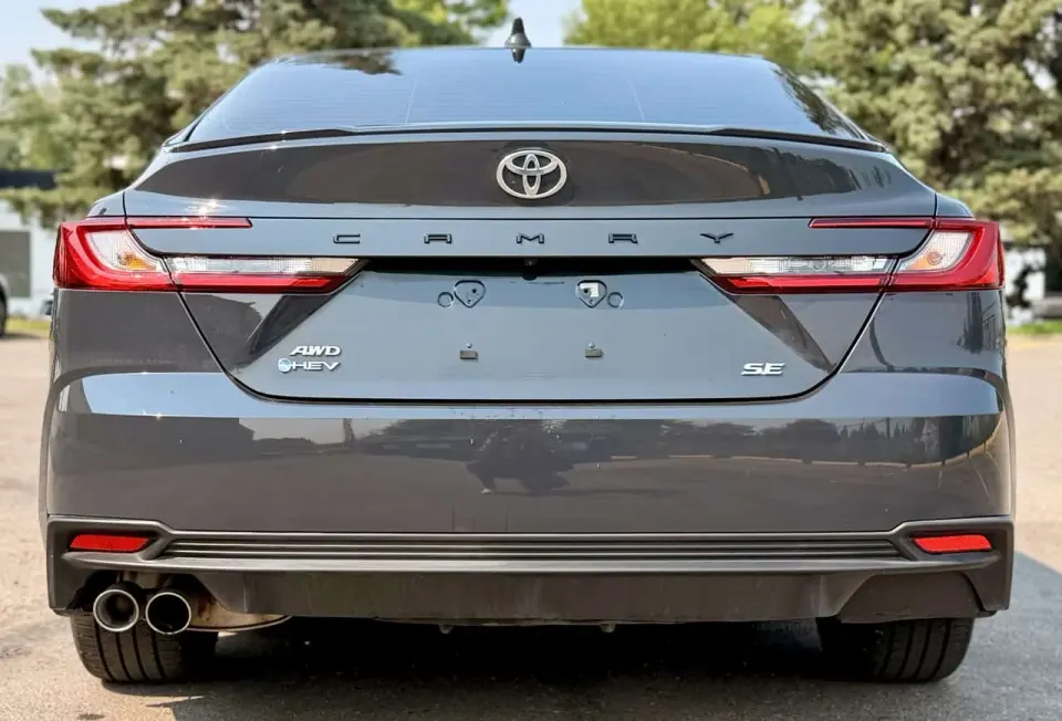Toyota Camry 2.5 Hybrid XSE CVT AWD 2025