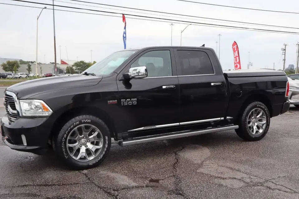 Dodge RAM 1500 Limited Crew Cab 4WD | No Accidents | Certified | Local Ontario Vehicle 2018