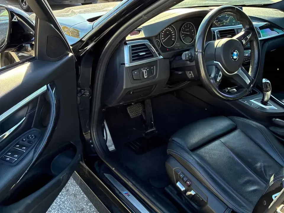 BMW 330i xDrive 2018