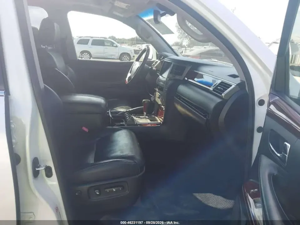 Lexus LX 570 2013