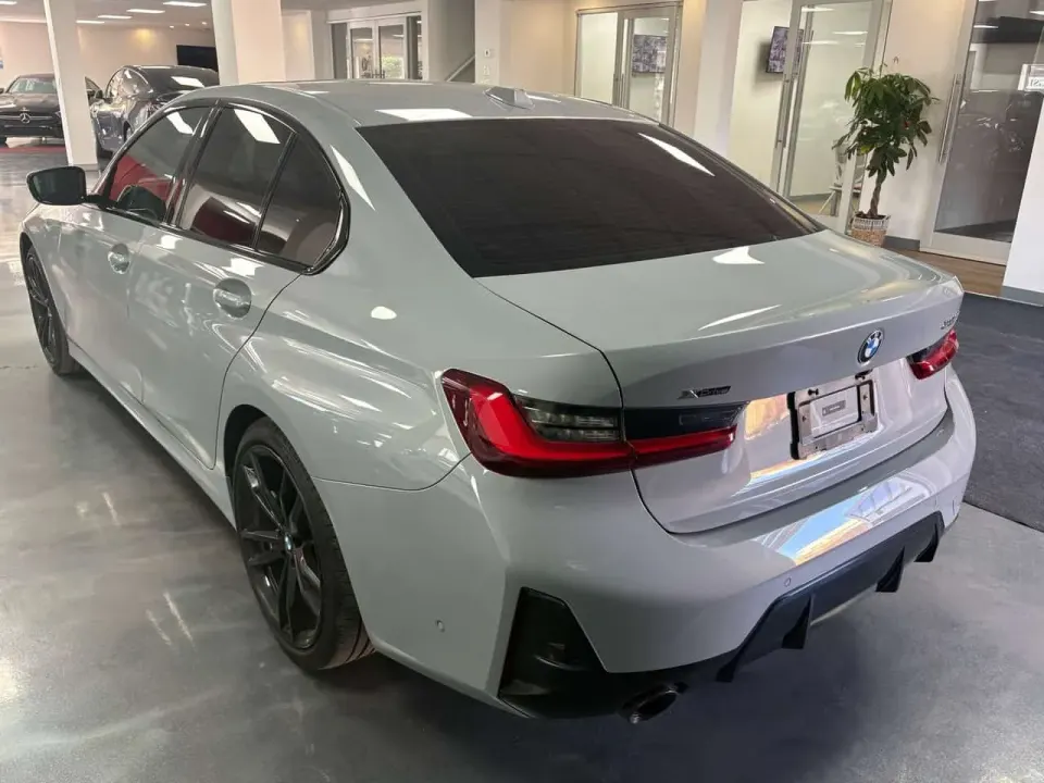 BMW 330i 330i xDrive Sedan 2024
