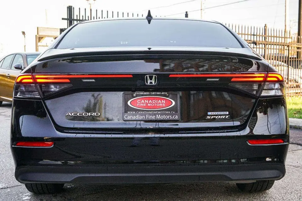 Honda Accord 2.0 Hybrid Sport |BSM|HEATED SEATS|SUNROOF|CARPLAY| 2023